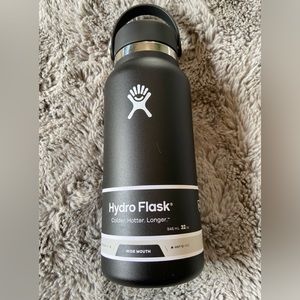 32oz Black Hydro Flask